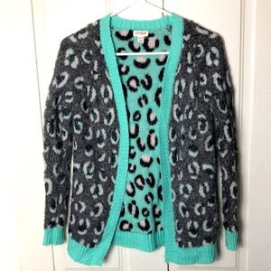 Cute! EUC! leopard print knit cardigan